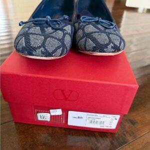 Valentino Navy and Gray Patterned Flats